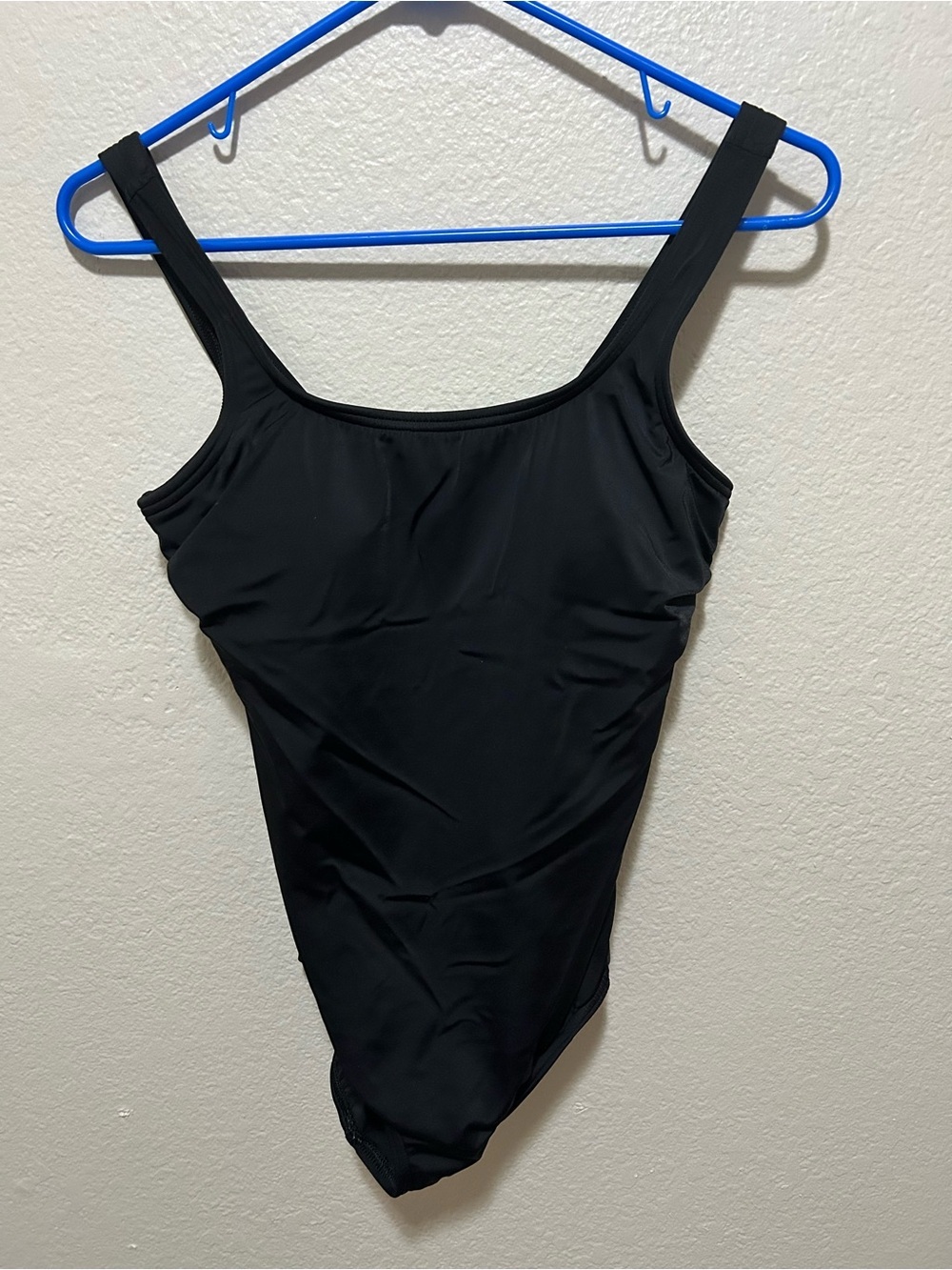 Lands’ End Black One Piece Swimsuit Size 8 Built-In Bra Beach Vacation Summer